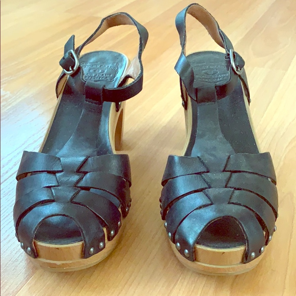 Lucky brand black peep toe clog sandals